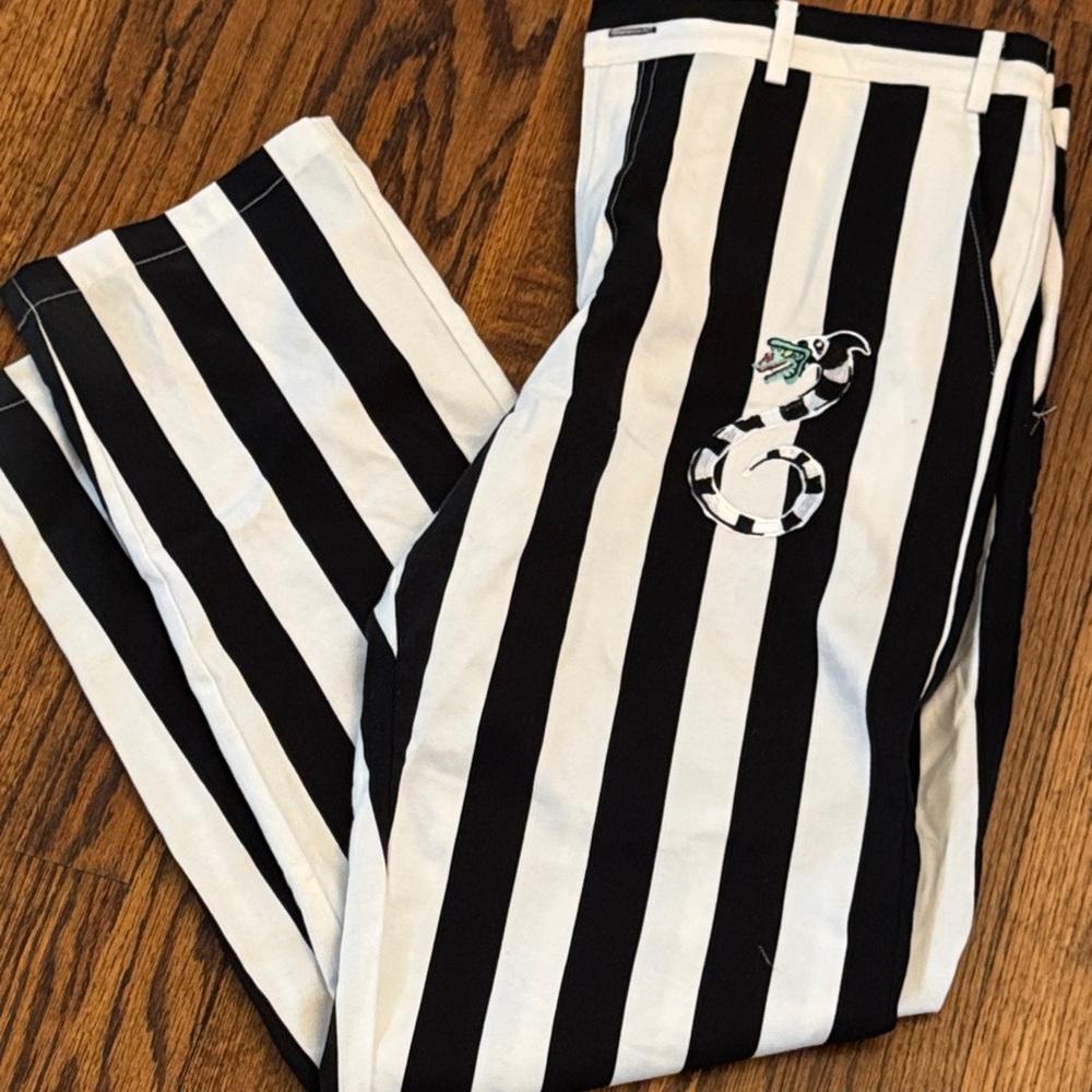 Men’s Beetlejuice Sand worm pants Black White Striped Size 33 Medium forever 21
